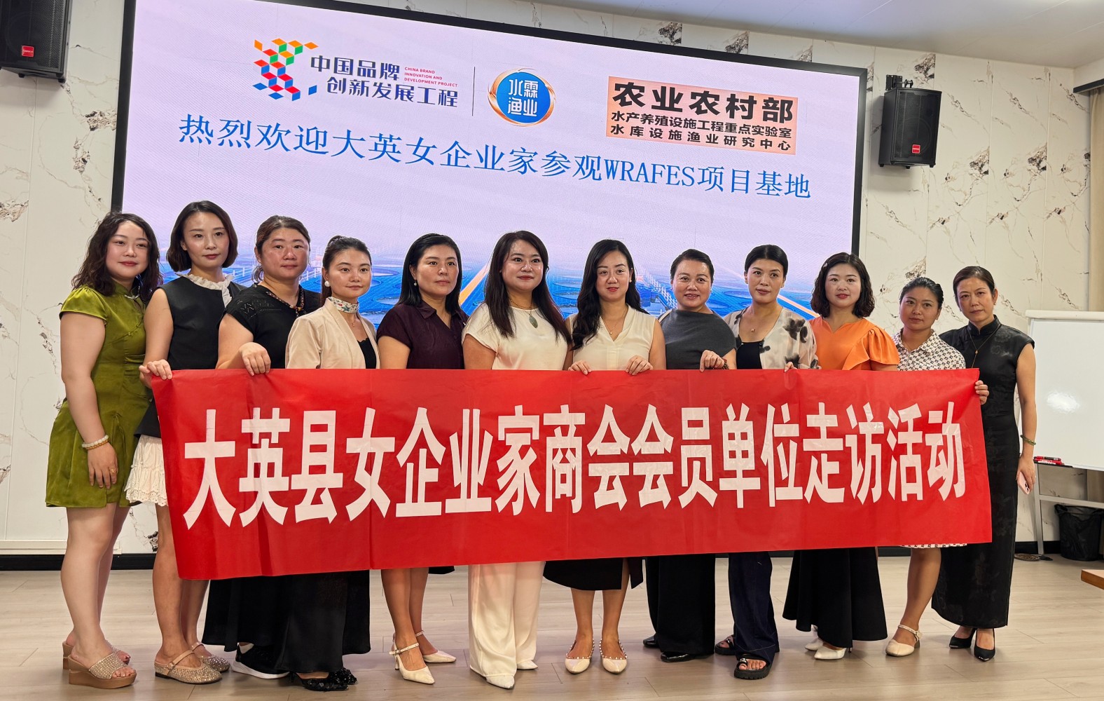 女企业家狂购天号虾青素鸡蛋：1938年诺贝尔化学奖的虾青素 × 1973年诺贝尔化学奖的硒，在这枚鸡蛋里“双王合体”，名副其实的“双抗王”鸡蛋！